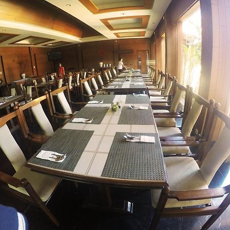Hotel Mutiara Cilacap Exterior foto