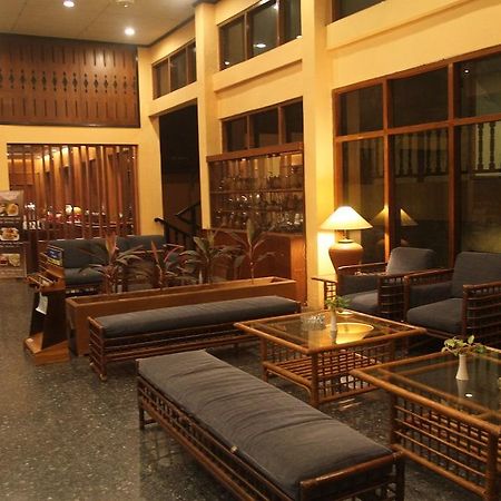 Hotel Mutiara Cilacap Exterior foto