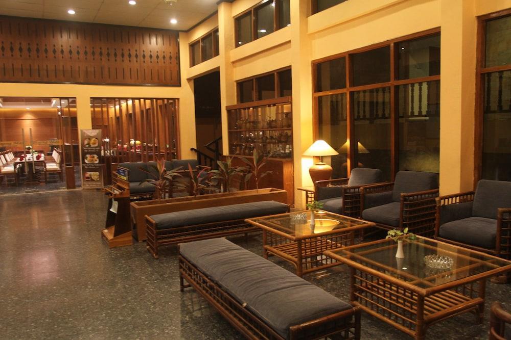 Hotel Mutiara Cilacap Exterior foto