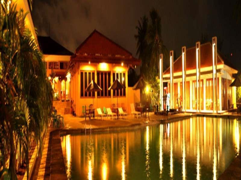 Hotel Mutiara Cilacap Exterior foto